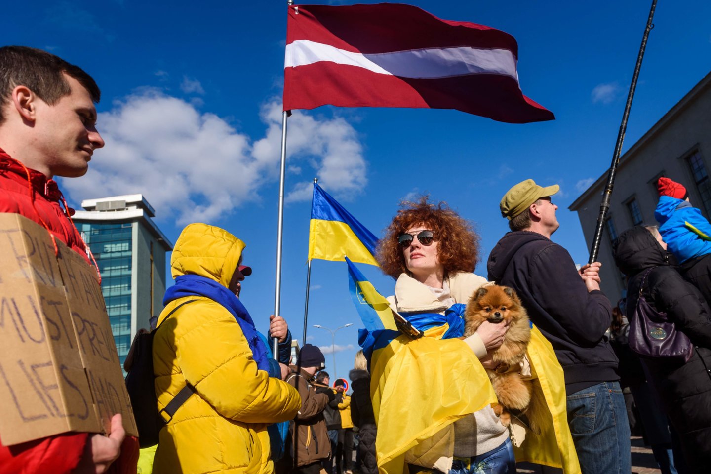 Latvijos piliečiai.<br>AFP/Scanpix nuotr.
