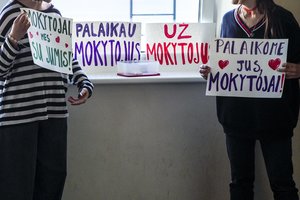Ministerija pasiūlė mokytojų atlyginimus kitais metais didinti 20,5 proc.: sutarimas kol kas nerastas