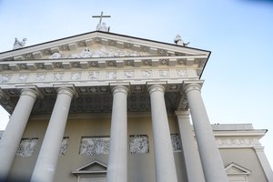 Smūgis reputacijai: dėl pedofilijos skandalų – Lietuvos gyventojų nepasitikėjimas Bažnyčia