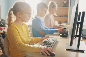 Netikėta: pusė ugdymo įstaigų ir bibliotekų nemato poreikio saugoti vaikus nuo žalingo turinio internete