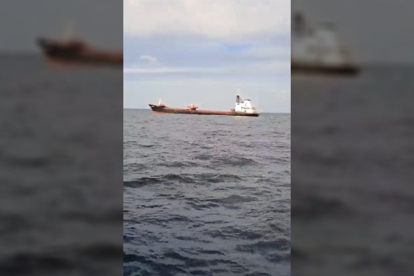 Juodosios jūros akvatorijoje, prie Rumunijos krantų, nugriaudėjo sprogimas krovininiame laive „Seama“, plaukiojančiame su Vakarų Afrikos šalies Togo vėliava.<br>Stop kadras.