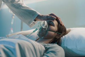 Nesuvokiamas košmaras: medikai merginai atėmė gyvybę, nepaisant pačios pareikšto tvirto noro gyventi