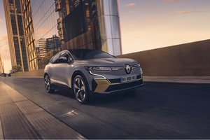 Kviečia susipažinti artimiau: šiuos elektrinius ir hibridinius automobilius gyventojai galės išbandyti patys