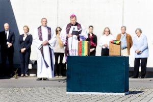 Lietuvoje sutikti iškilių tarpukario Lietuvos asmenybių J. Polovinsko-Budrio ir R. Kašubaitės-Budrienės pelenai