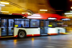 Sostinėje troleibusas partrenkė vyrą: nukentėjusysis atsidūrė ligoninėje