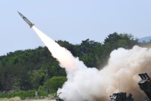 Europos Sąjunga skirs paramą narėms kartu perkančioms ginkluotę