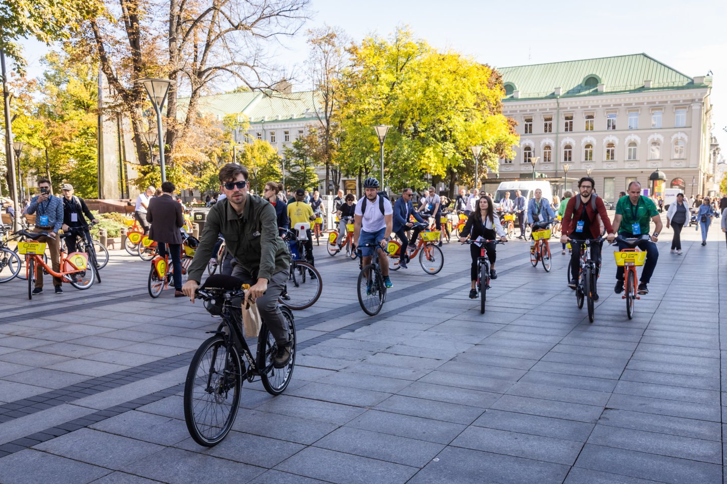 Lietuvoje vis didesnis dėmesys skiriamas dviračių infrastruktūros planavimui ir projektavimui bei spartesnei dviračių ir pėsčiųjų takų plėtrai.