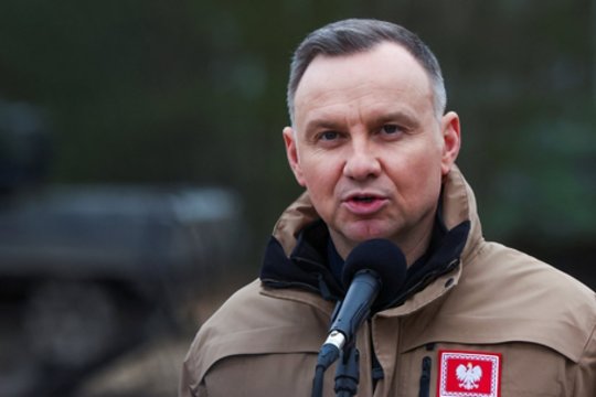 Lenkijos prezidentas bando nugesinti įtampą: esą premjero žodžiai neteisingai interpretuoti