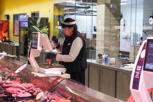 Infliacijos karuselė neaplenkė ir šviežios mėsos: pirkėjai faršą perka nebe kilogramais