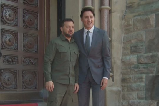 V. Zelenskis pratęsė vizitą Kanadoje: jo metu J. Trudeau pažadėjo papildomą paramą