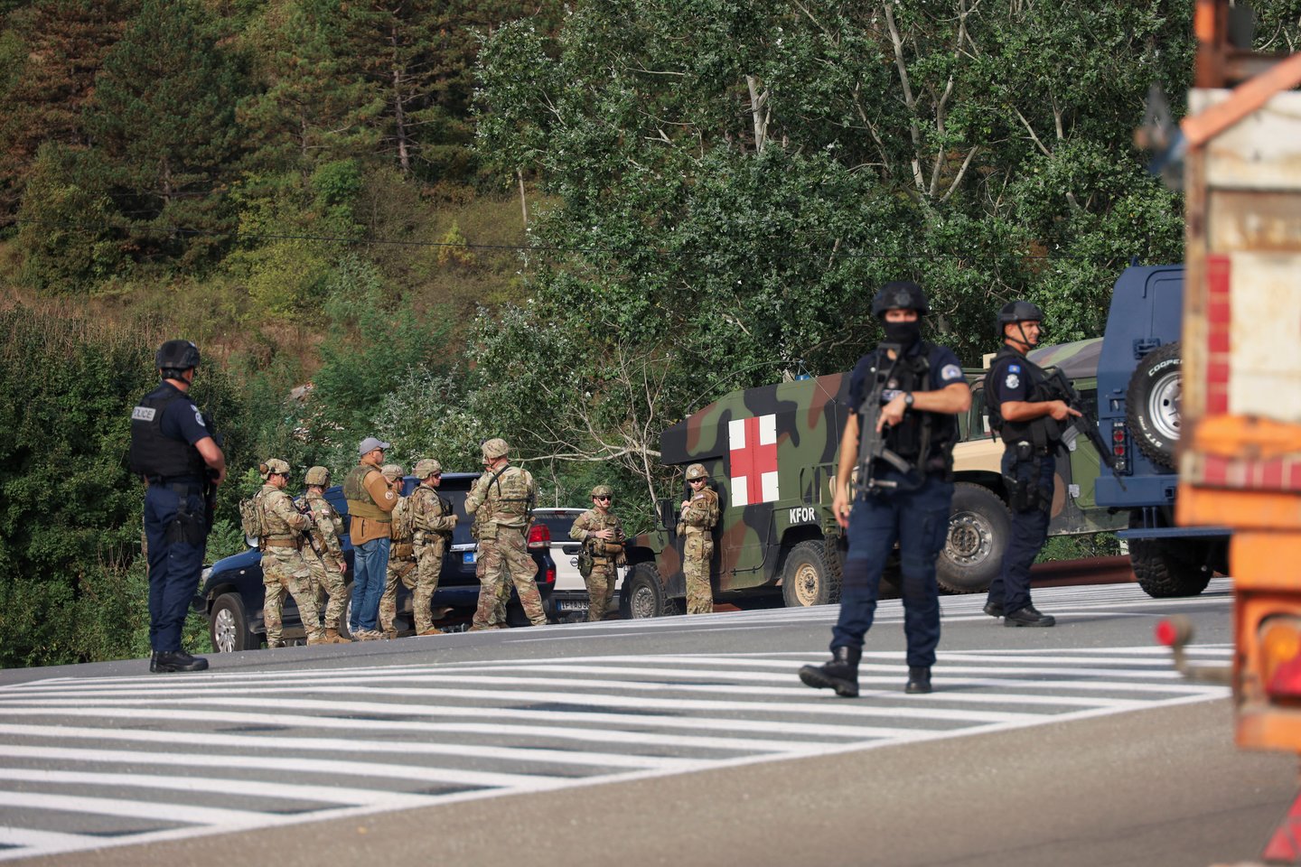 Šiaurės Kosove per išpuolį žuvo policijos pareigūnas.<br>Reuters/Scanpix nuotr.