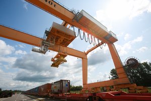 Ryžtingai moteriai pavyko: įtikino „Rail Baltica“ tiesėjus negriauti gyvenamųjų namų ir žirgyno