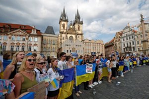 Apklausa: daugiau kaip pusė pabėgėlių ukrainiečių Čekijoje susidūrė su agresija