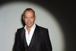 „Žalgirio“ arenoje Kastytis Kerbedis surengs ypatingą koncertą „Visoms karalienėms!“