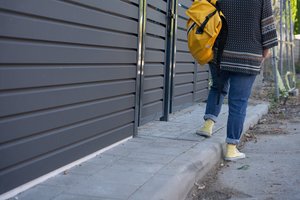 Statytojai tiesiog išstūmė kauniečius į gatvę, o išgirdę jų priekaištus – dar labiau nustebino 