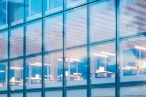 Sukūrė naujoviškus langus: leidžia reguliuoti ir šviesą, ir šilumą