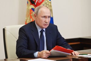 V. Putinas ragina imtis veiksmų dėl kylančių degalų kainų