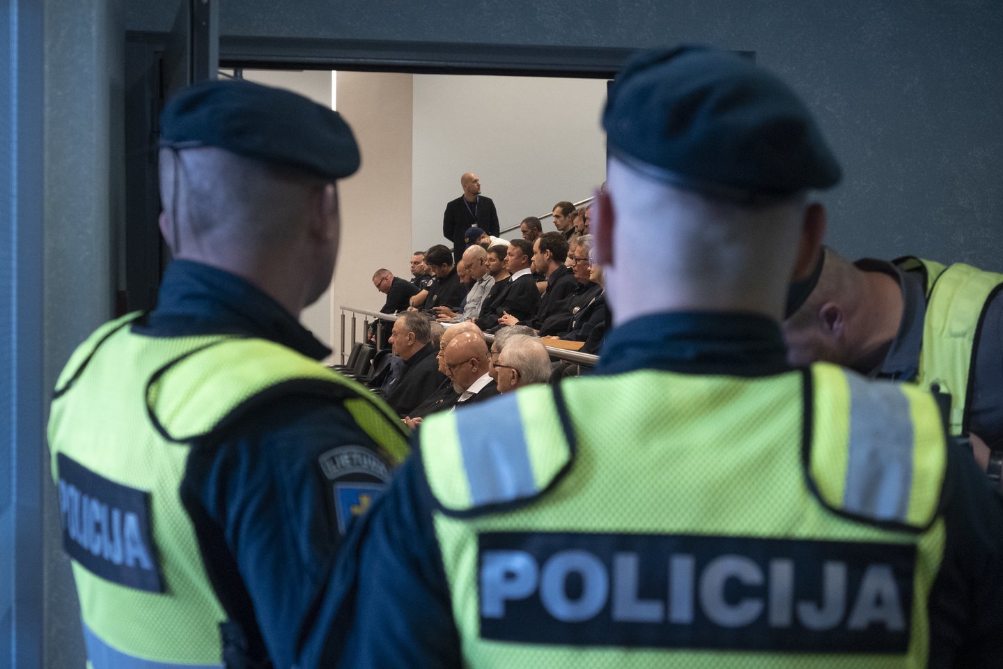 Vakar suskaičiavus, kas atvyko, paaiškėjo, kad trūksta net 21 teisiamojo iš 87.