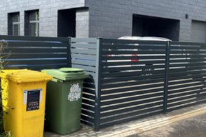 Dar daugiau vilniečių galės rūšiuoti – dalinami papildomi konteineriai: kada kas gaus