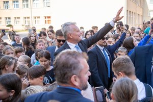 G. Nausėda susitiko su Molėtų rajono savivaldybės meru ir rajono gimnazistais