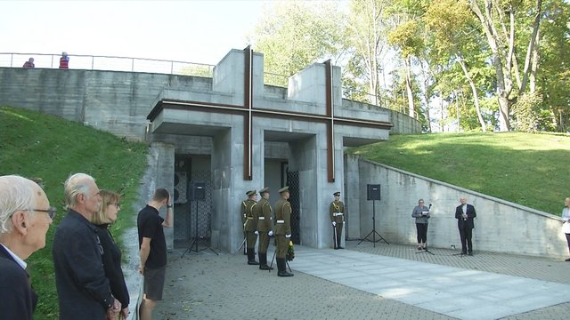 Tuskulėnų memoriale pagerbti per 700 laisvės kovotojų: šia proga sukurtas spektaklis