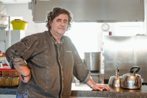 Globos namų valgykloje – lyg restorane: Panevėžio senoliams maistą ruošia žinomas virtuvės šefas