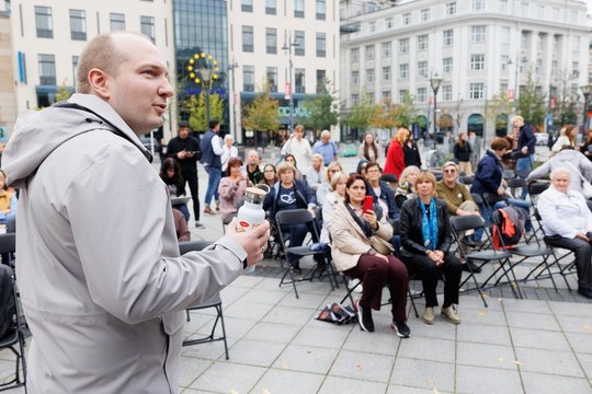 Streikuojančių mokytojų G. Jakšto pasiūlymas asmeniškai pasikalbėti nesužavėjo: tai ne ministro problema