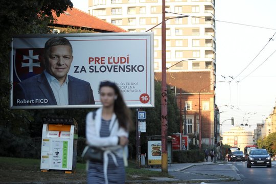Lemtingi rinkimai Slovakijoje: sprendžia į Maskvos ar į Briuselio pusę nukreips šalį