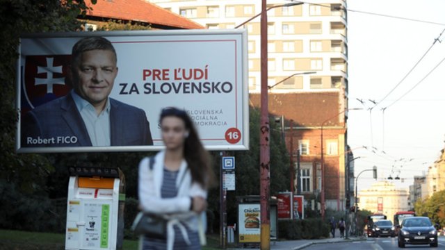 Lemtingi rinkimai Slovakijoje: sprendžia į Maskvos ar į Briuselio pusę nukreips šalį