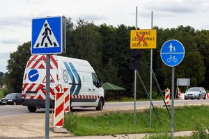 Prezidentūra: griūvantys tiltai ir vis prastesni keliai, deja, nestebina