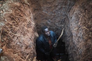 Tragedija Zimbabvės aukso kasykloje: sugriuvus šachtai neišvengta aukų