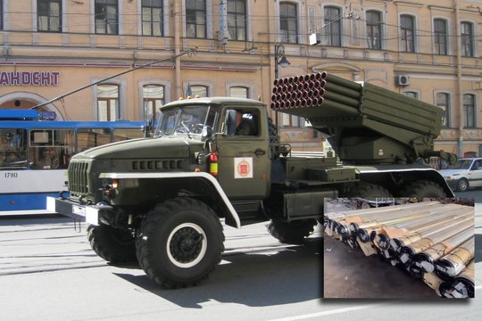  Raketos „Arash“ yra sukurtos sovietmečiu pagamintų 122 mm artilerijos raketų šeimos pagrindu, kurios dažniausiai siejamos su daugkartiniu raketų paleidimo įrenginiu „BM-21 Grad“.