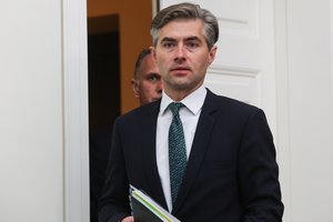 K. Budrys svarsto, kad dirbantiems su slapta informacija bus draudžiama vykti ne tik į Rusiją ir Baltarusiją