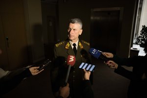 V. Rupšys po kilusio skandalo trauktis neketina, bet buto nuomą iš sūnaus nutraukė