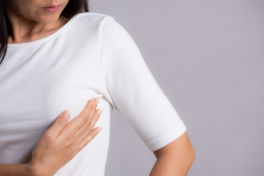 Sunkios ligos diagnozę išgirsta vis jaunesnės moterys: medikai skatina imtis veiksmų