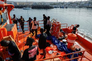 Į Ispanijos Kanarų salas atplaukė laivas su beveik 280 migrantų