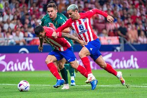 Pirmieji du Čempionų lygos mačai baigėsi tokiu pačiu rezultatu: komandos pelnė po 5 įvarčius