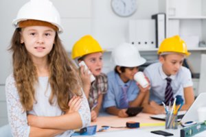 Pakvieskime mergaites konstruoti robotus!