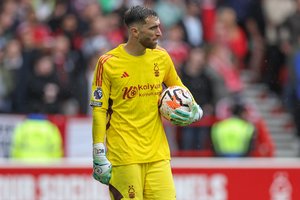 Už Lietuvos rinktinę norėjęs žaisti „Premier“ lygos vartininkas sulaukė LFF ignoravimo