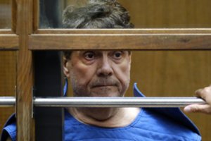 Seksualiniais nusikaltimais Kalifornijoje kaltintas ginekologas rastas negyvas: jo aukų skaičius atima žadą