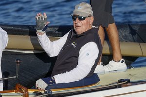 Jungtinės Karalystės teisėja nutraukė priekabiavimo bylą prieš buvusį Ispanijos karalių