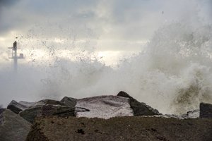 Iš šiaurės atplūs vėsių orų banga: nurodė, kur siautės audra