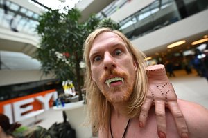 Fantastai susirinko į 34-ąjį „Lituanicon“: šiurpios kaukės, kūrėjų apdovanojimai ir hobitai