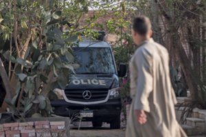 Žiniasklaida: Egipte policijos pareigūnas nušovė 7 turistus iš Izraelio