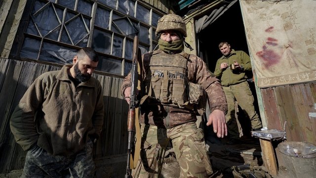 Skelbiama – rusai imasi veiksmų siekdami sulaikyti ukrainiečių kontrpuolimą Donecko srityje