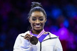 Pasaulio sporto savaitė: S. Biles gimnastikos mados ir naujas maratono rekordas