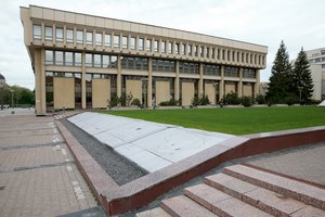 Antradienį Seimo rūmai nušvis žaliai: išreikš solidarumą jungdamiesi prie akcijos „Žalia šviesa gyvenimui“