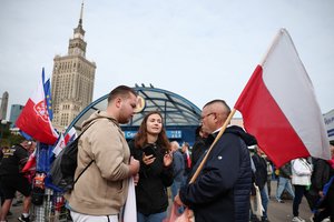 Į Varšuvą parskraidinti iš Izraelio evakuoti lenkai