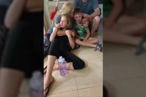 Siaubas, kraujas ir ašaros: šeimos akivaizdoje „Hamas“ įvykdė egzekuciją jų dukrai