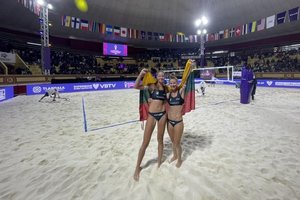 Istorinę pergalę iškovojusios M. Paulikienė ir A. Raupelytė tęsia žygį pasaulio čempionate